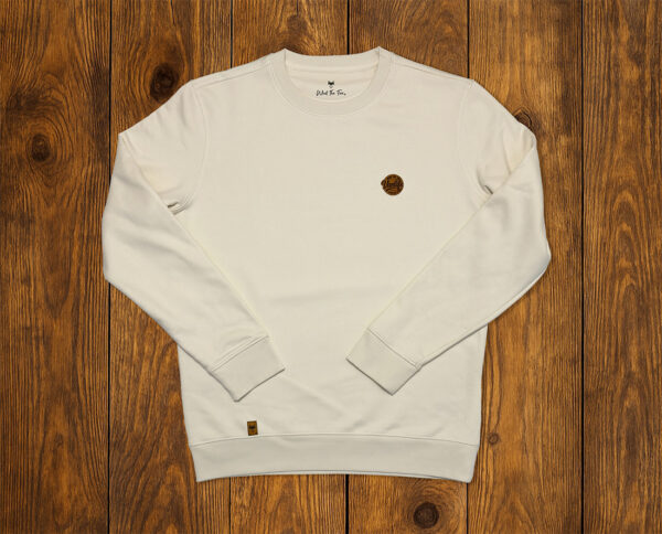 Sweat écru présenté à plat, vêtement confortable et durable