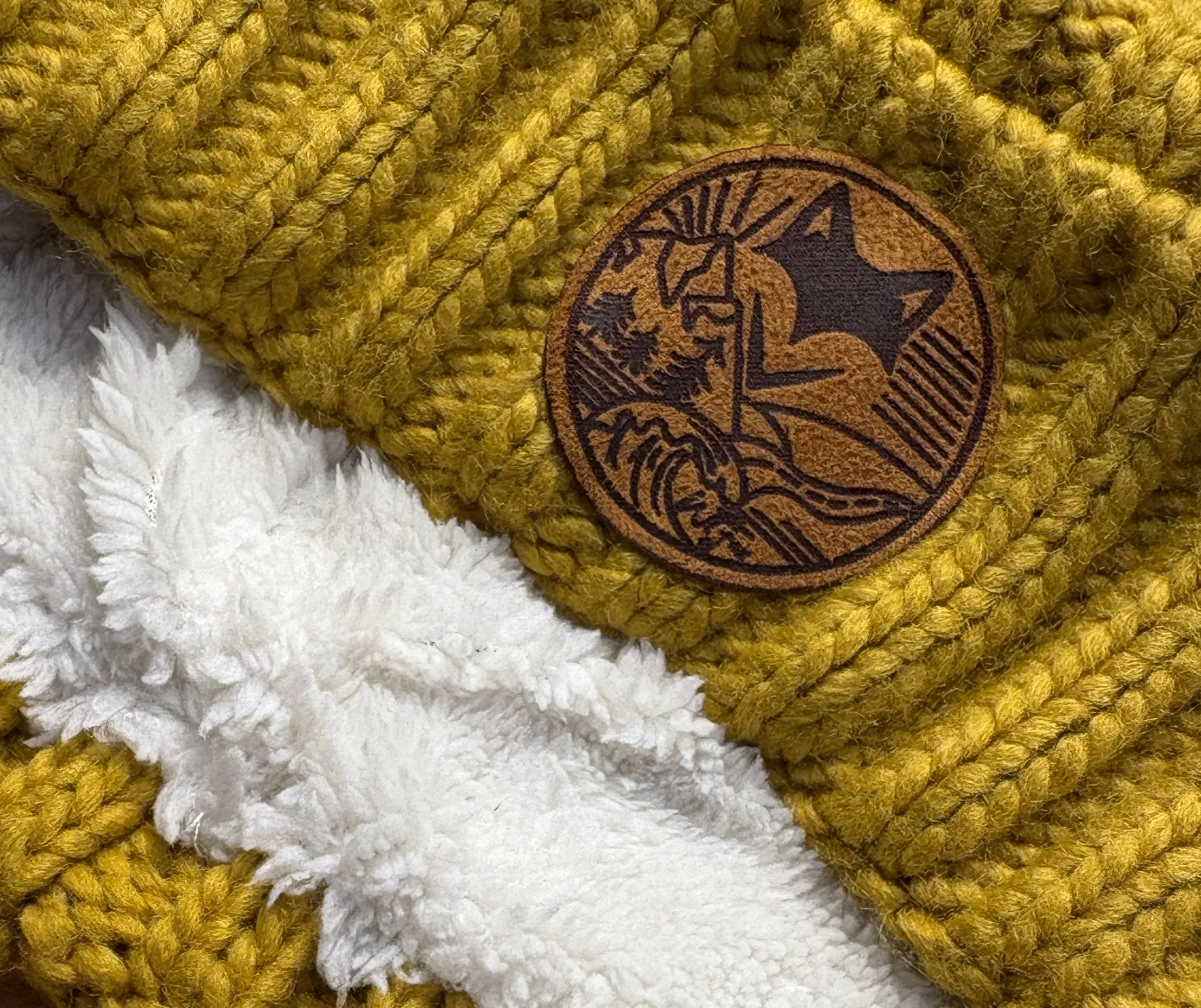 zoom sur la doublure molleton du bonnet idéal pour les van lifeur