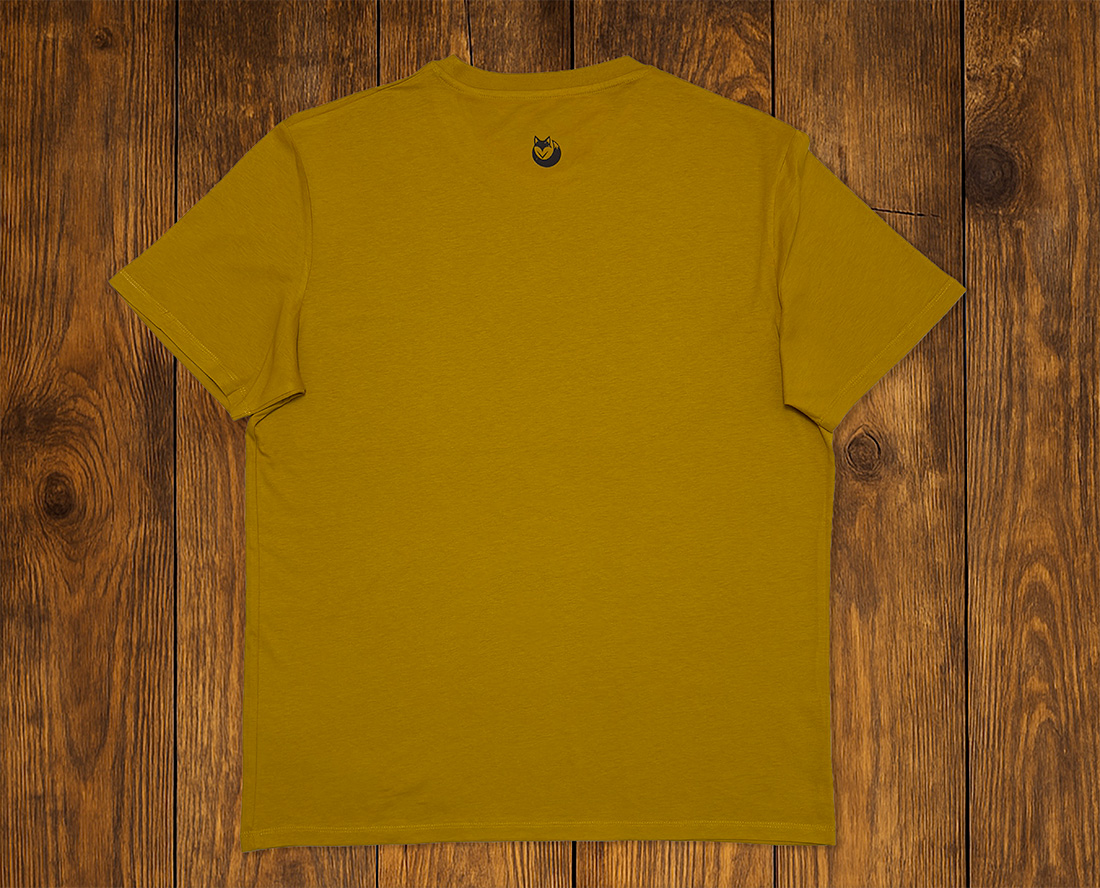 T-shirt jaune présenté à plat, vêtement écoresponsable