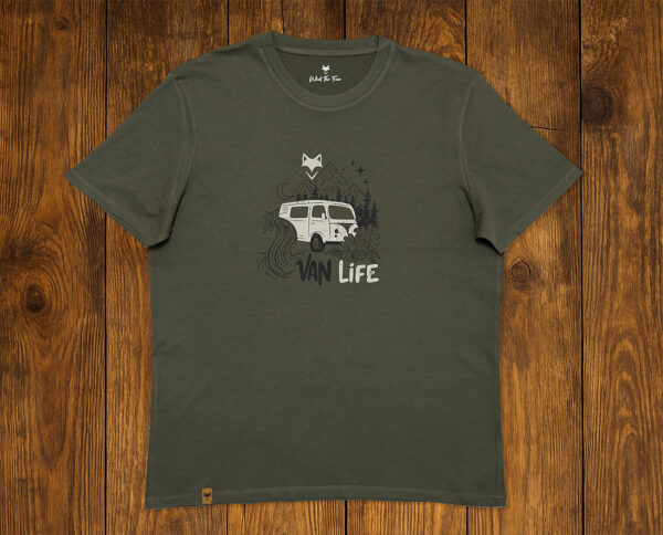 T-shirt vert foncé illustré présenté à plat, vêtement lifestyle outdoor