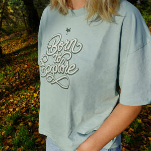 T-shirt femme oversize vanlife porté - Vulpecula riviere alpine