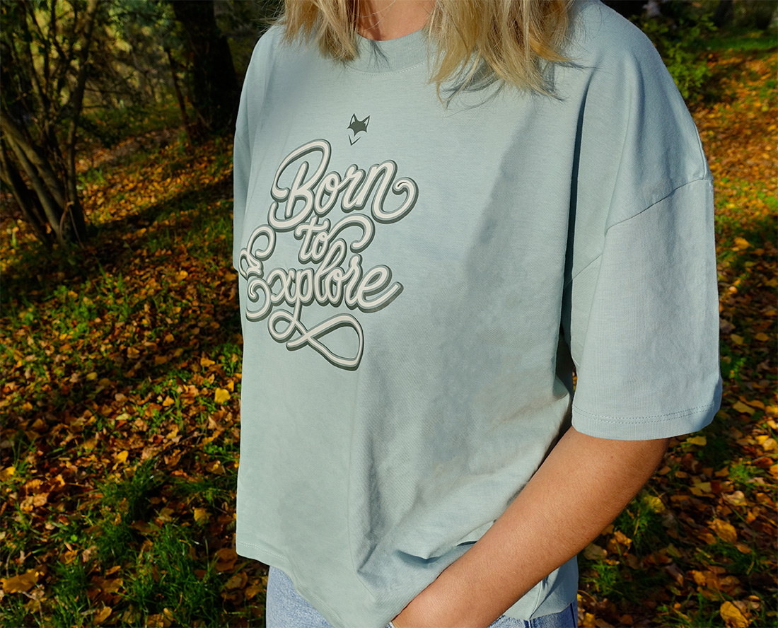 T-shirt femme oversize vanlife porté - Vulpecula riviere alpine