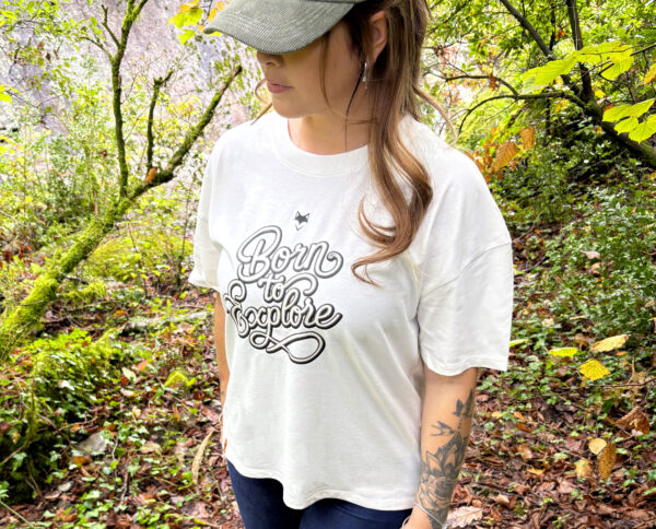 T-shirt femme oversize vanlife porté - Vulpecula verdure nomade