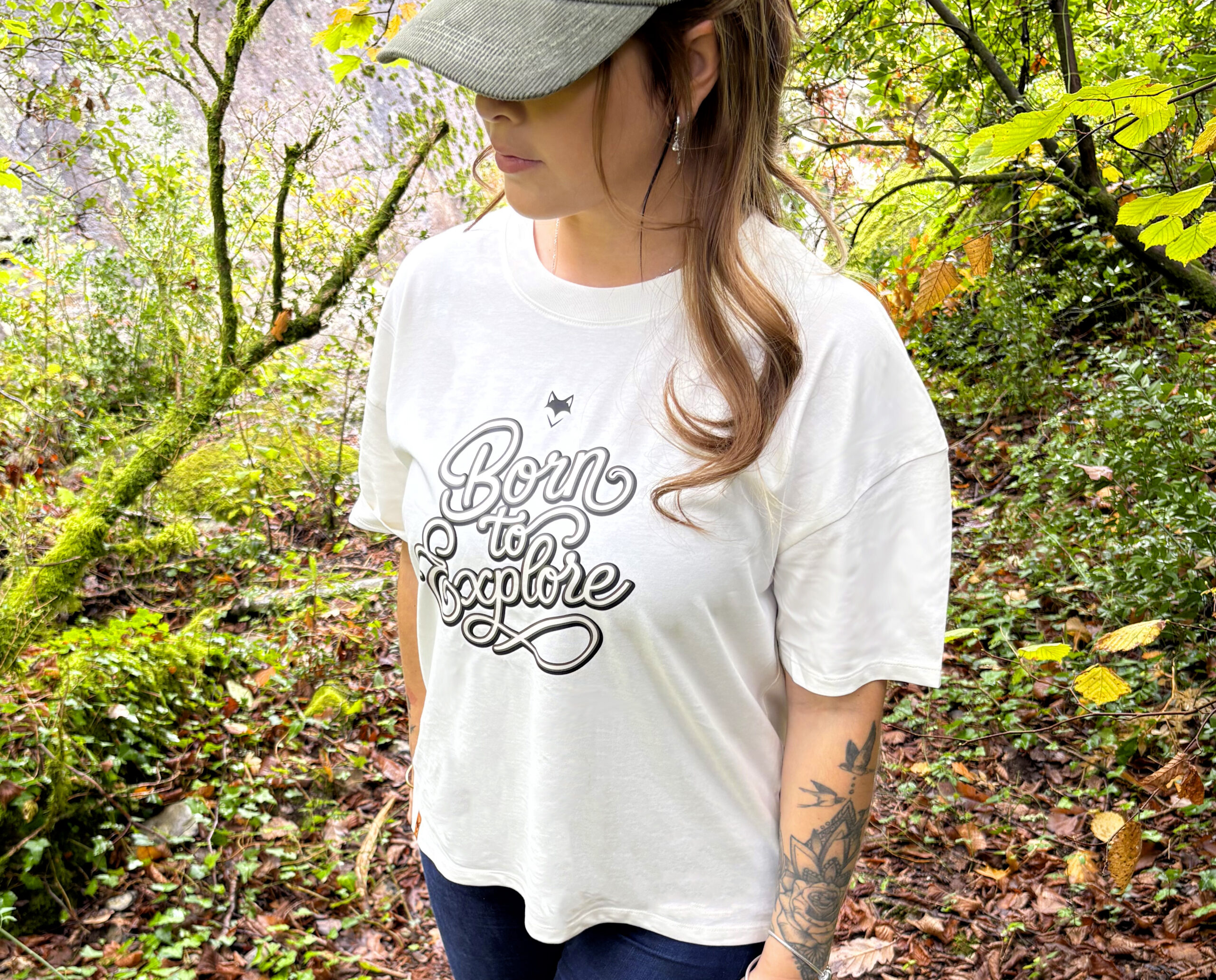 T-shirt femme oversize vanlife porté - Vulpecula verdure nomade