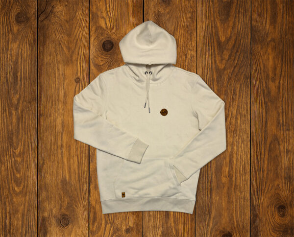 Sweat à capuche écru présenté à plat, mode outdoor écoresponsable