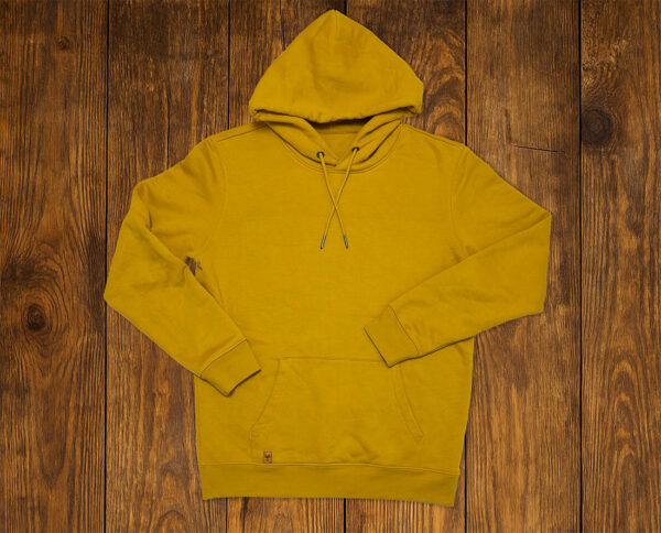 Sweat en studio sur planche de bois