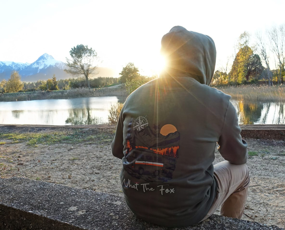 Sweat durable porté lors d’un arrêt road trip dans les pyrénées
