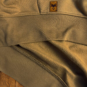 Gros plan sur intérieur molletonné doux d’un sweat vanlife