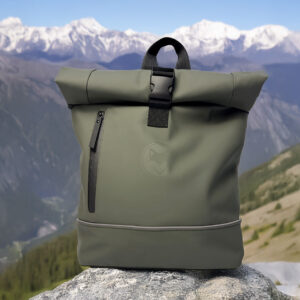 Sac à dos en PU prise en pleine montagne lors d'un road trip