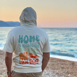 Dos d’un sweat manche courte illustré face à la mer, esprit liberté