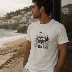 T-shirt vanlife outdoor homme blanc What The Fox près de la côte