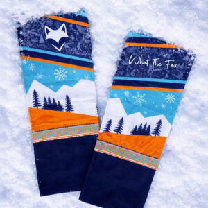 mise en situation de notre cache cou recto verso dans la neige