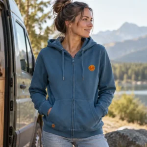femme en road trip portant le sweat outdoor Acamar